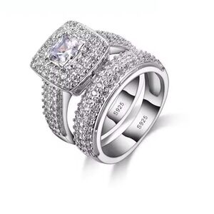 Silver Halo Ring Set